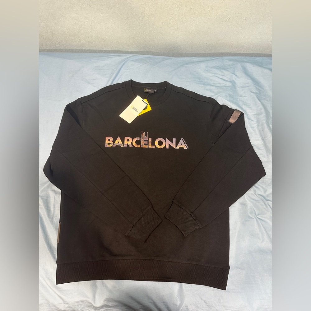 NWT Size XL National Geographic Urban City Semi-Loose Fit Sweatshirt Barcelona